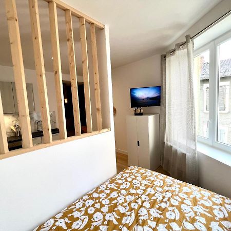 Appartement ~ Un Lundi Au Soleil~ A 15 Min De Lyon Miribel  Eksteriør billede