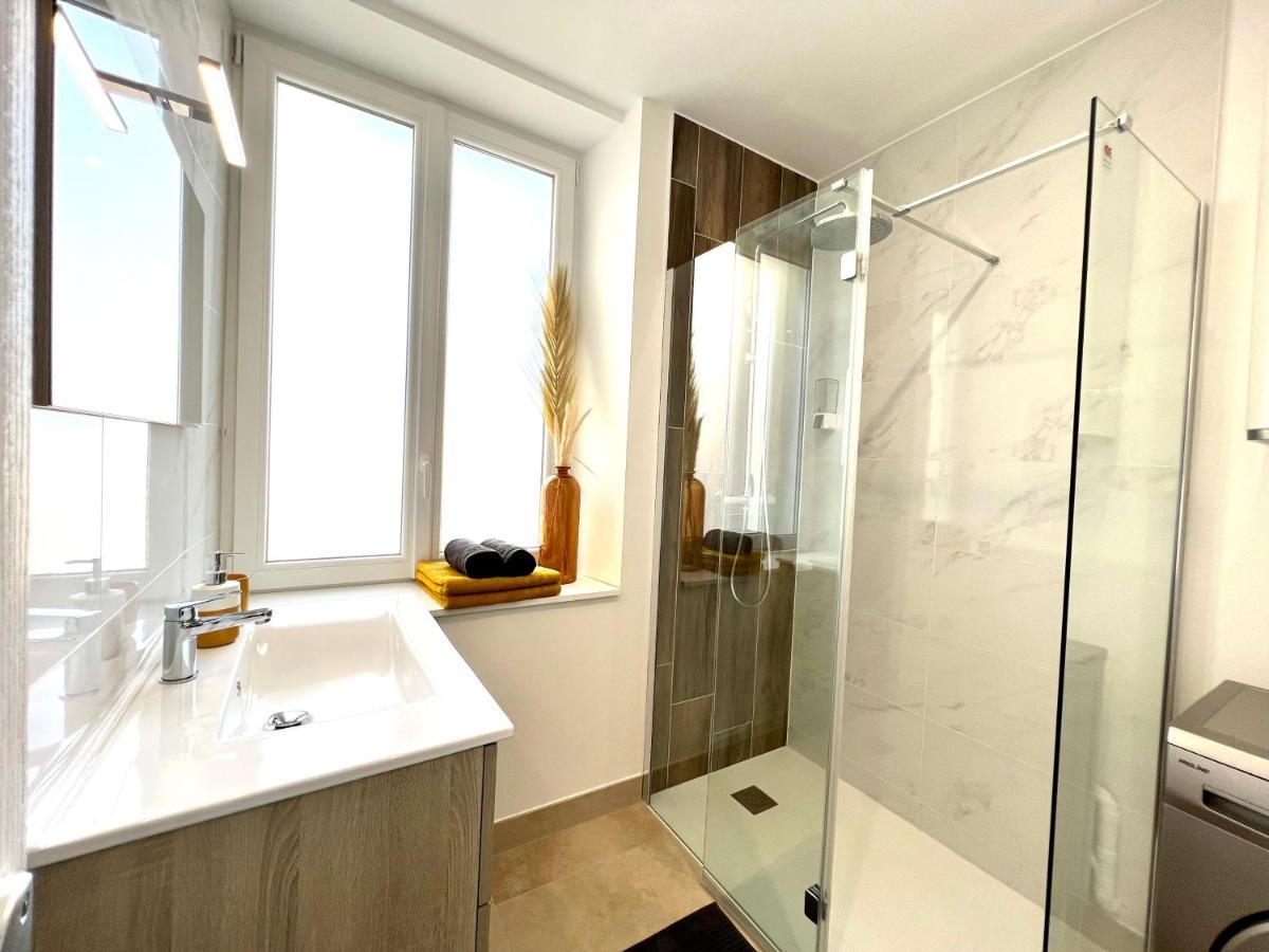 Appartement ~ Un Lundi Au Soleil~ A 15 Min De Lyon Miribel  Eksteriør billede